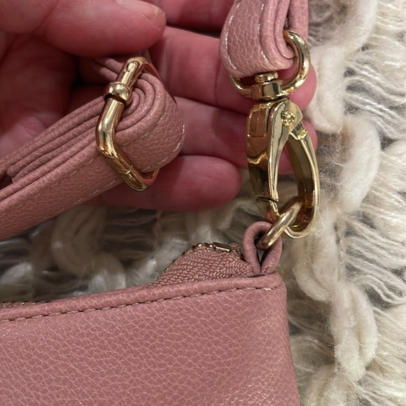 Crossbody shoulder pink leather golden flowers and zipper adjustable strap bag - Picture 10 of 10